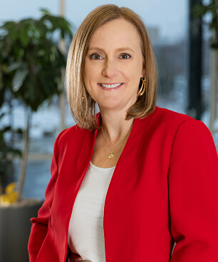 Portrait photo of Leslie Snavely, CEO of CHG Healthcare